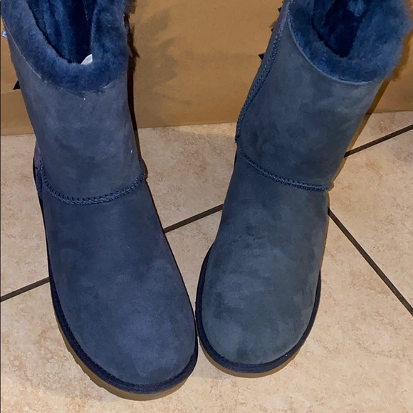 Women’s UGG BAILEY BOW II NAVY BLUE #8 DAMAGED - Picture 2 of 9